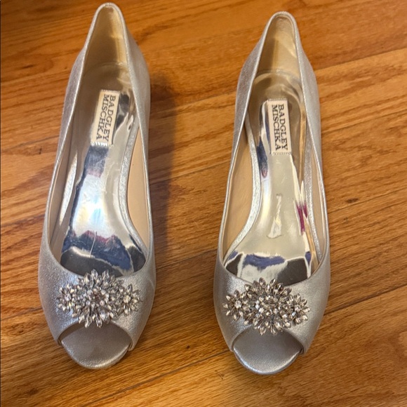 Badgley Mischka Glittering Silver Heels - Picture 1 of 10